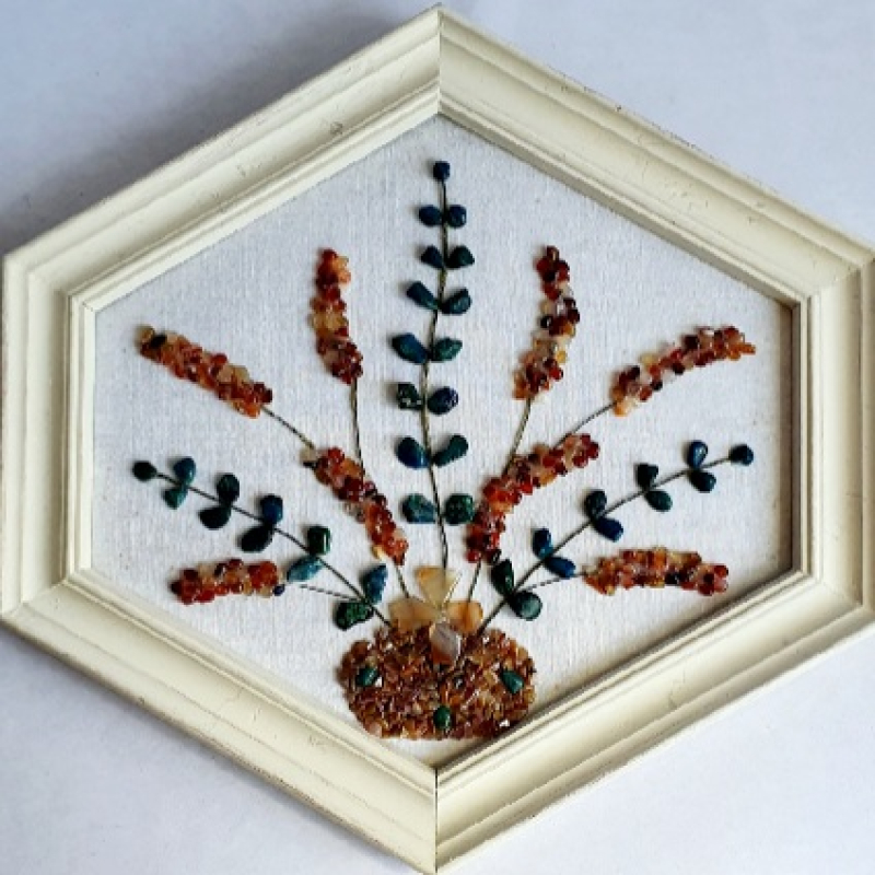 Wandversiering met halfedelstenen en/of edelstenen